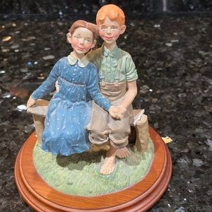 Days to Remember – Norman Rockwell Little Spooners  Figurine
Vintage